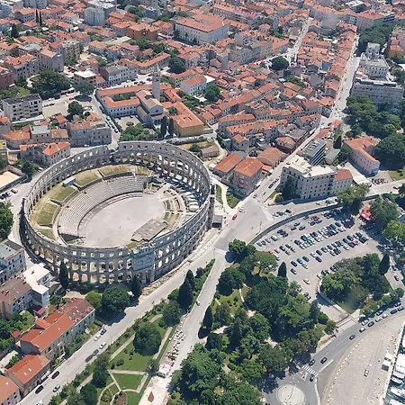 Mit Wlan, Klima, Parkplatz, Grill Und Grossem Garten Zum Fussball Spielen شقة *